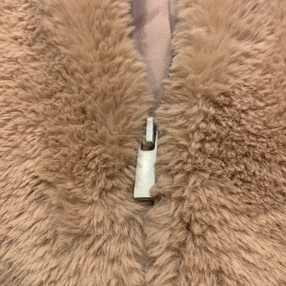 Banana Republic Faux Fur BomberJacket size L - Picture 6 of 6